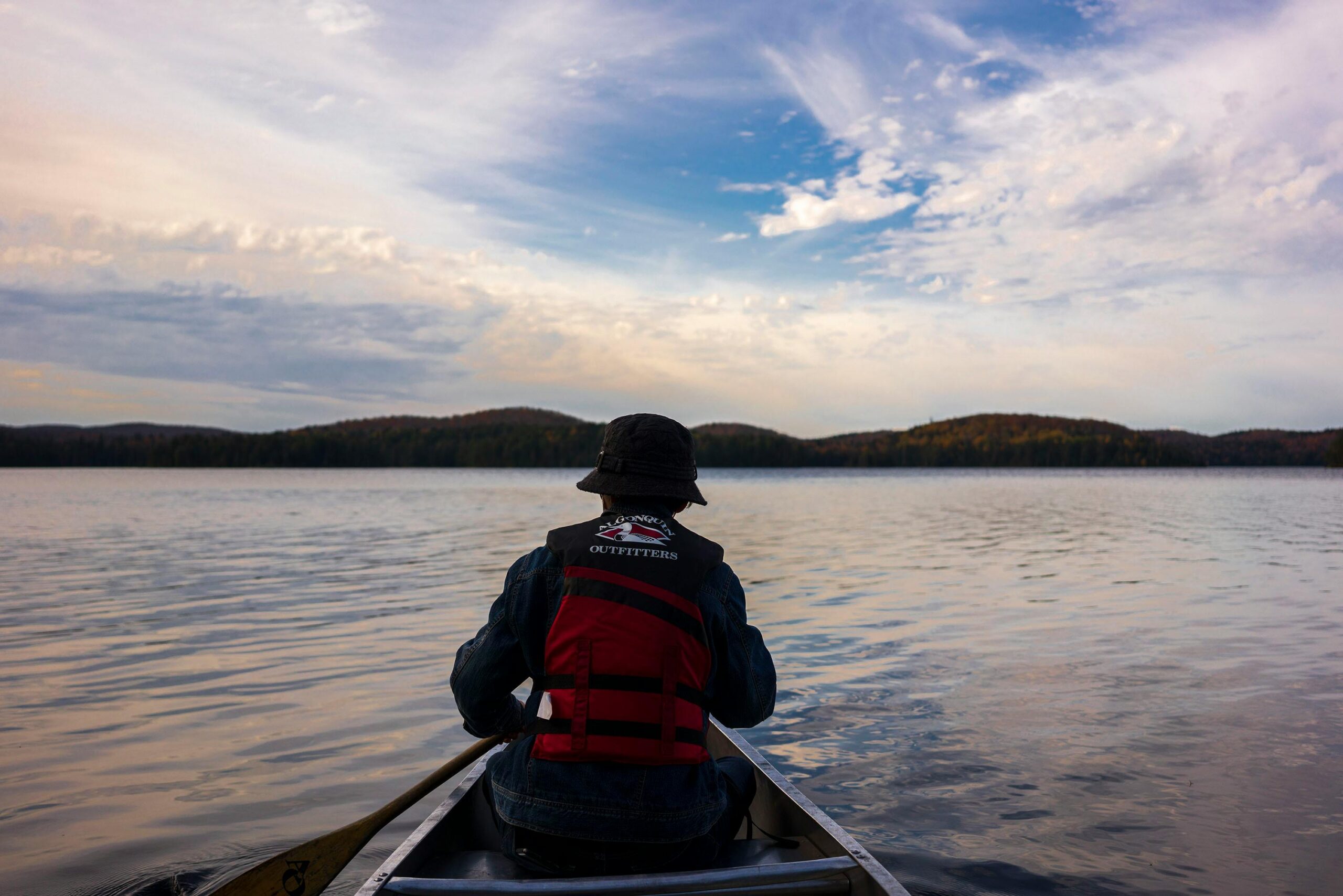 Location chalet Lac de Payolle : canoé sur le lac.