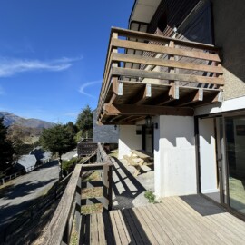Location chalet Lac de Payolle : terrasse et balcon.